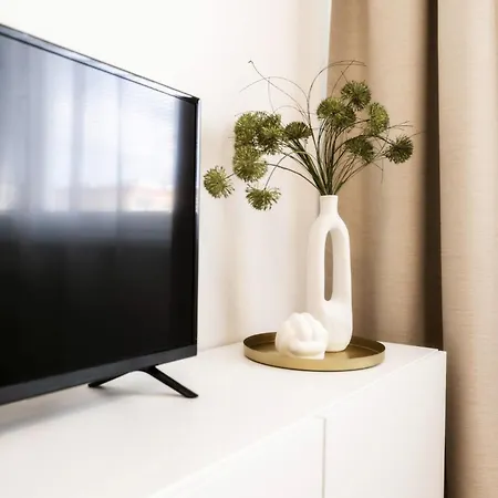 Bonnie&beauty Smart Check In Apartment